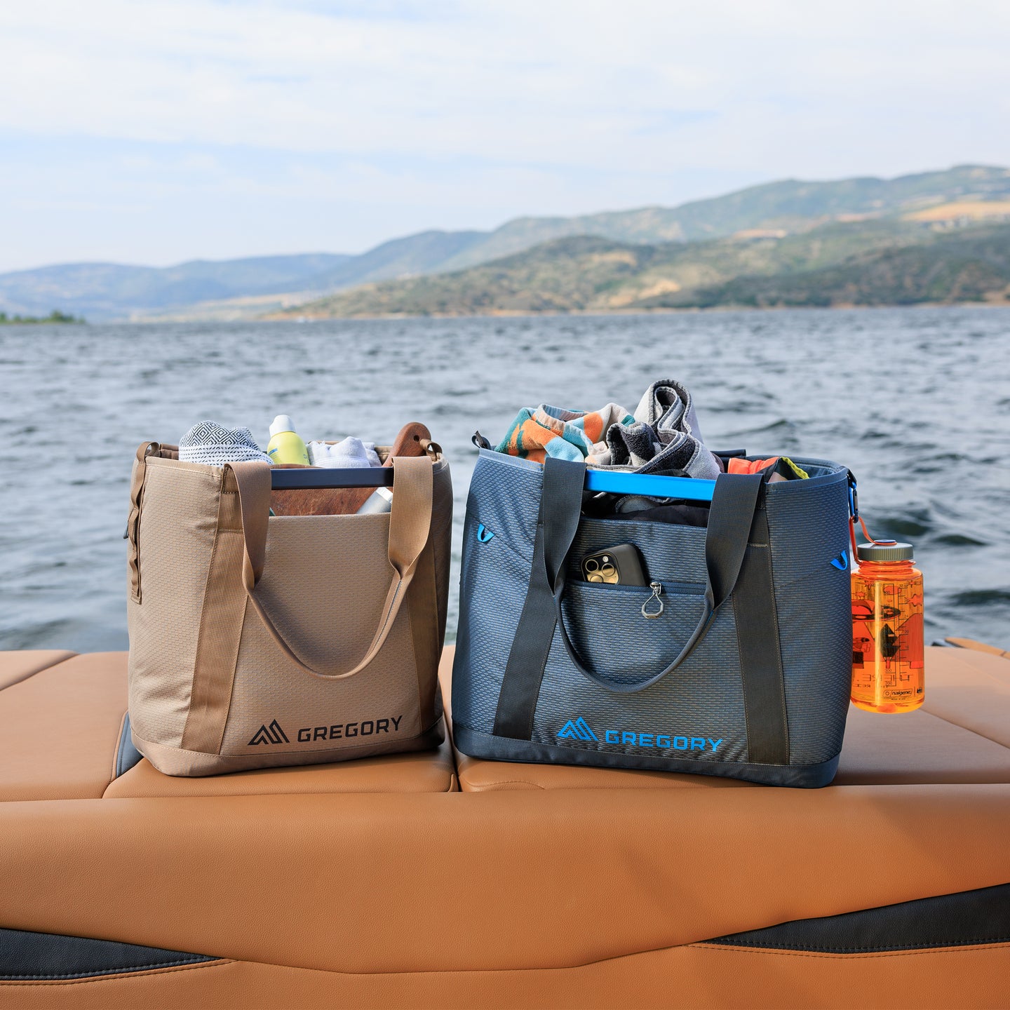 Gregory Alpaca Utility Tote 35 stand-up design
