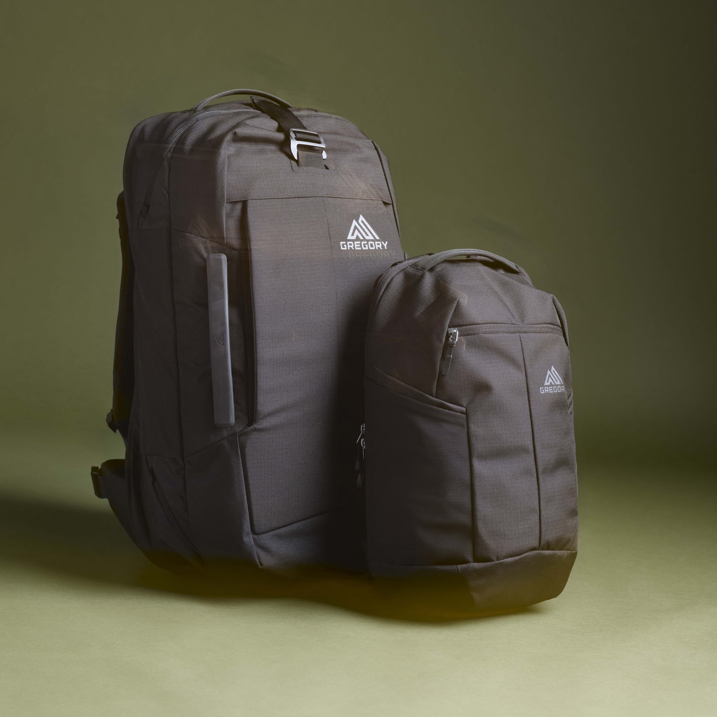 Gregory Border 50 + 15 hybrid luggage design