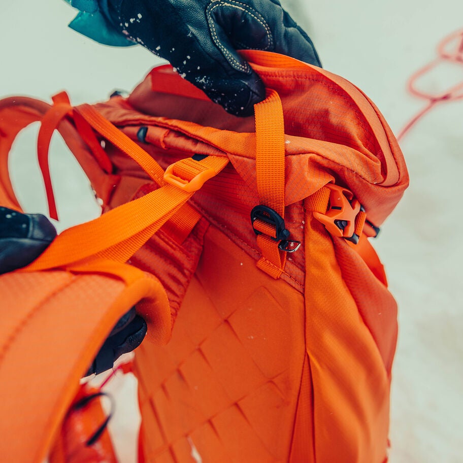 Alpinisto 28 LT in the color Zest Orange. image number 6
