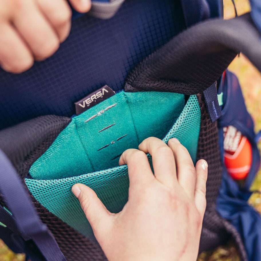 Amber 54 in the color Coral Blue. image number 8