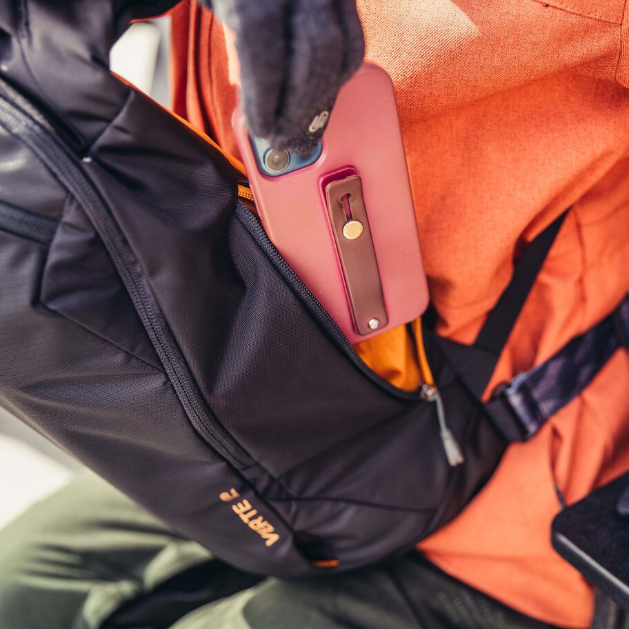 Verte 12 in the color Coyote Midnight. image number 7