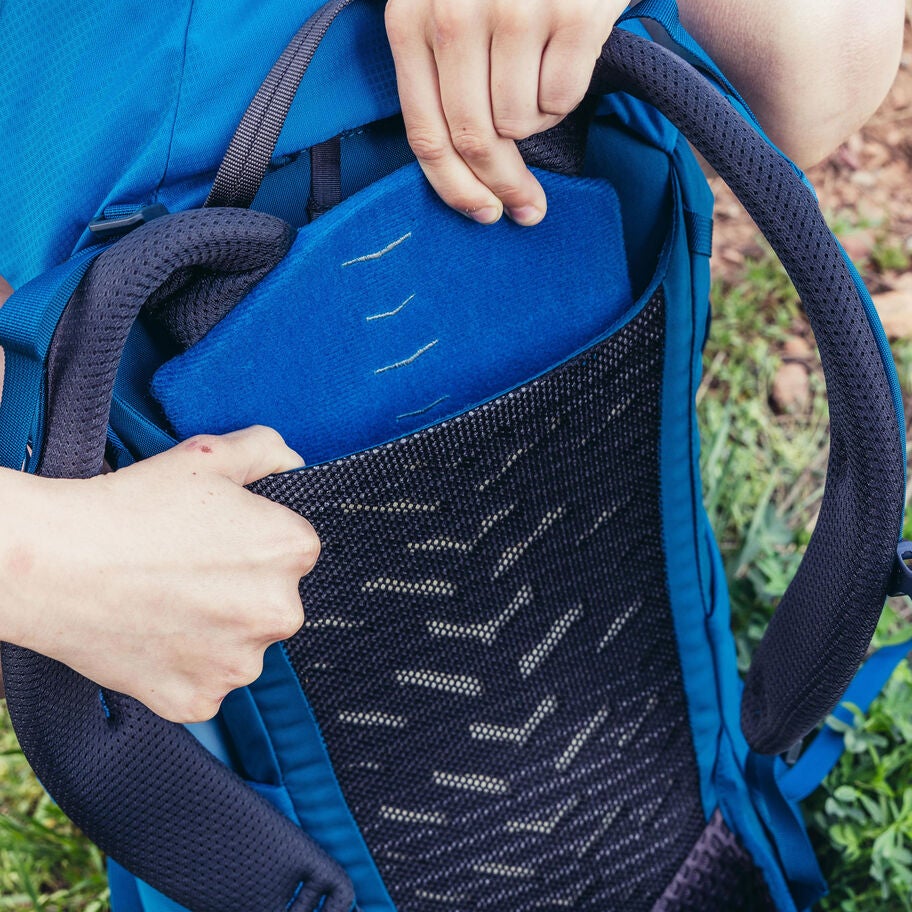 Wander 30 in the color Pacific Blue. image number 3