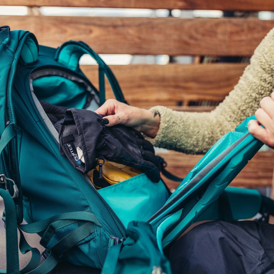 Women's Targhee 30 in the color Emerald Teal. image number 4