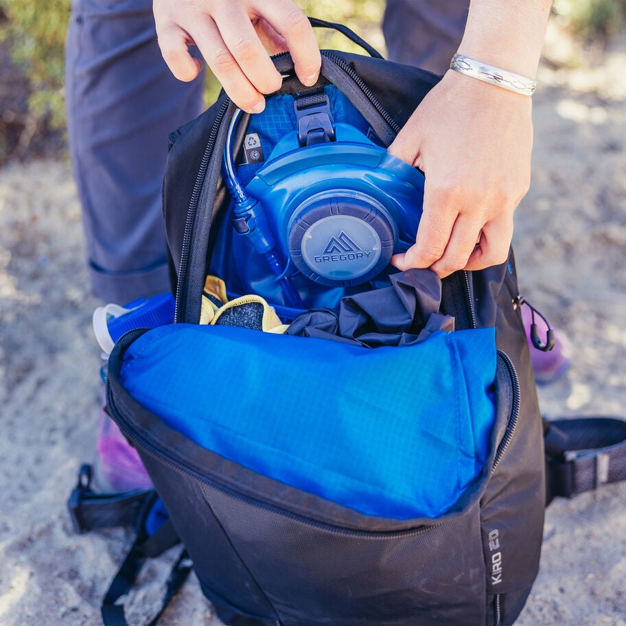 Kiro 20 in the color Mineral Teal. image number 3