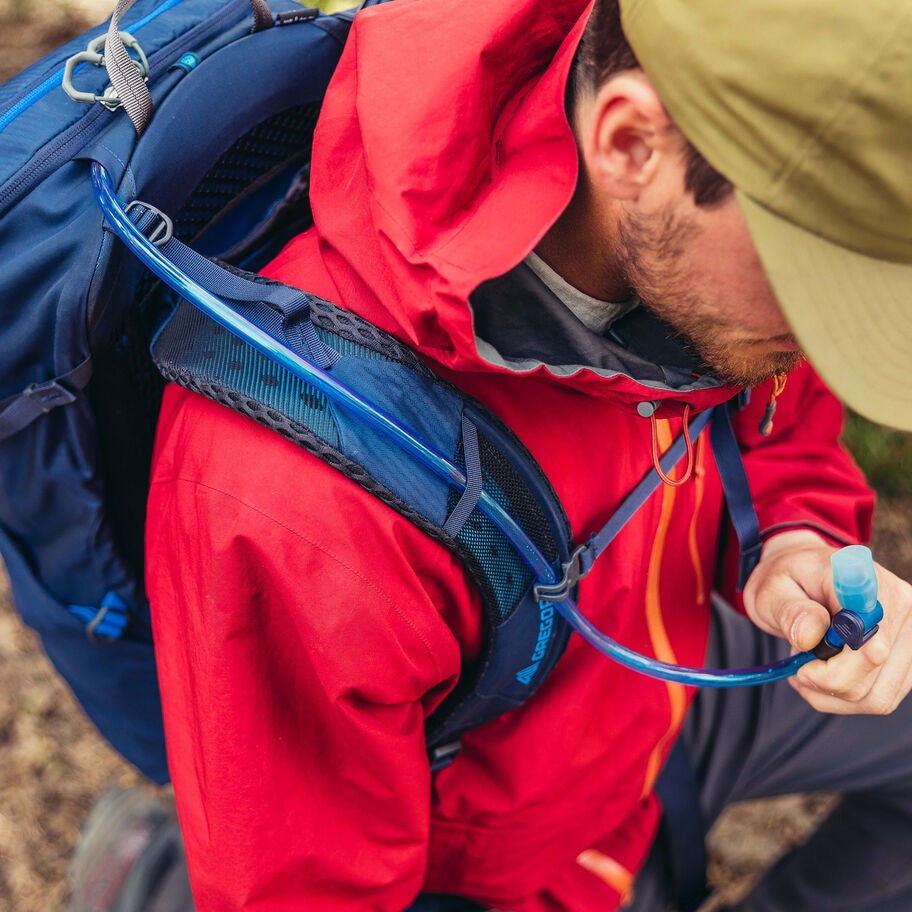 Zulu 30 in the color Rust Red. image number 4