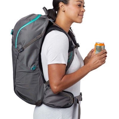 Jade 28 in the color .