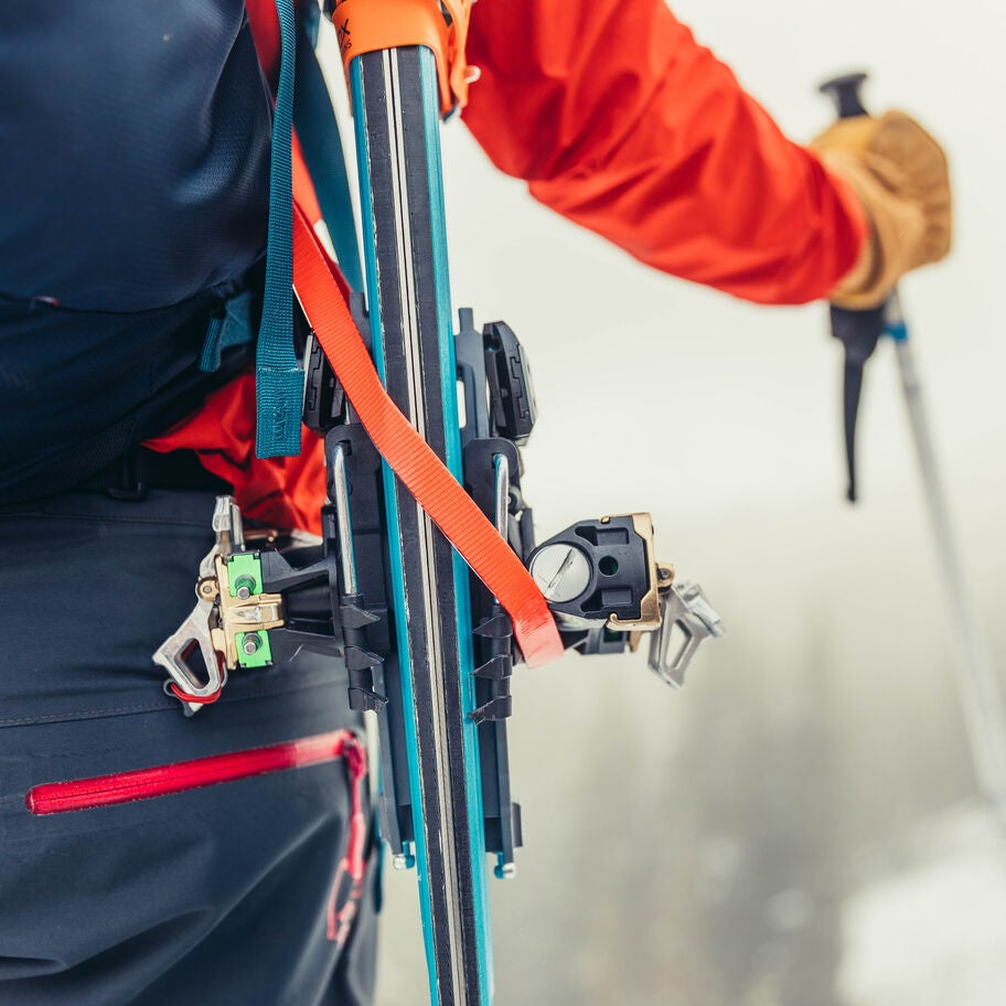 Targhee FastTrack 35 in the color Outlet | Spark Navy. image number 4
