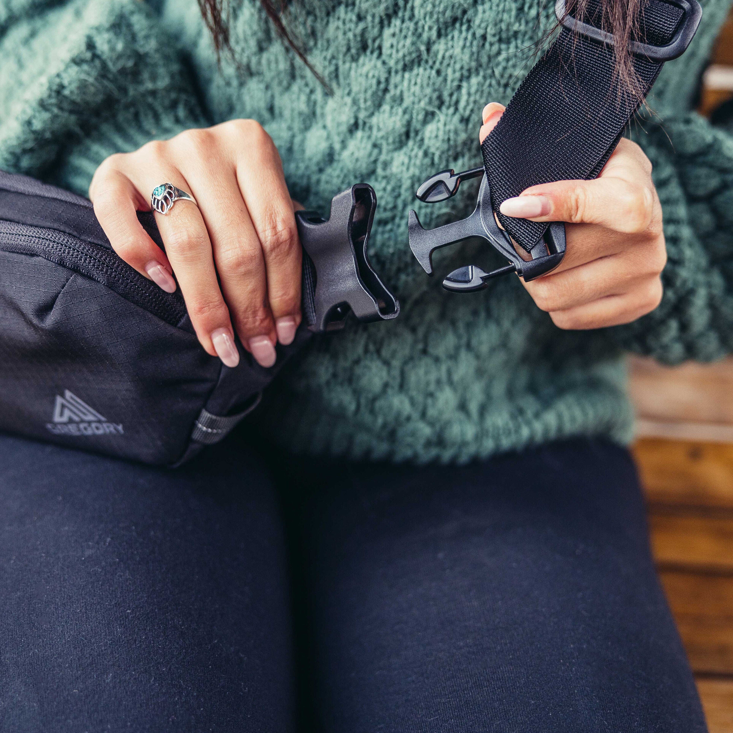 バッグ SOPHNET. GREGORY RHUNE BELT BAG Rhune Belt Bag 1 Waistpack Carbon Black Black | Gregory Sweden