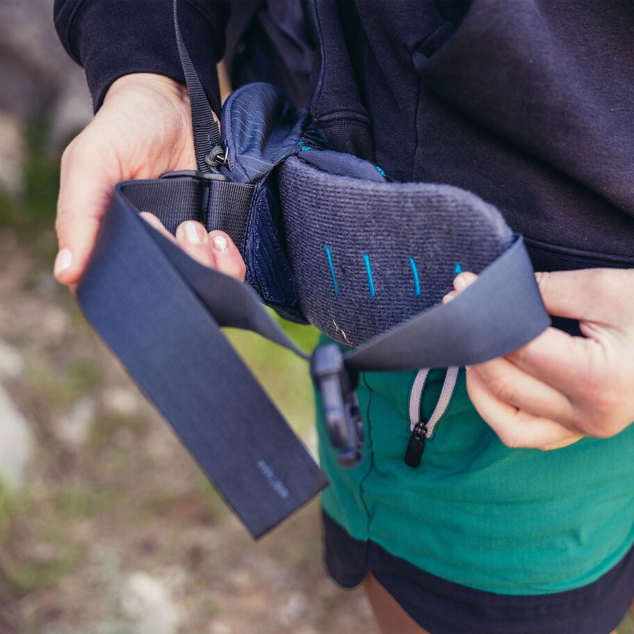 Kalmia 60 in the color Olive Frost. image number 5