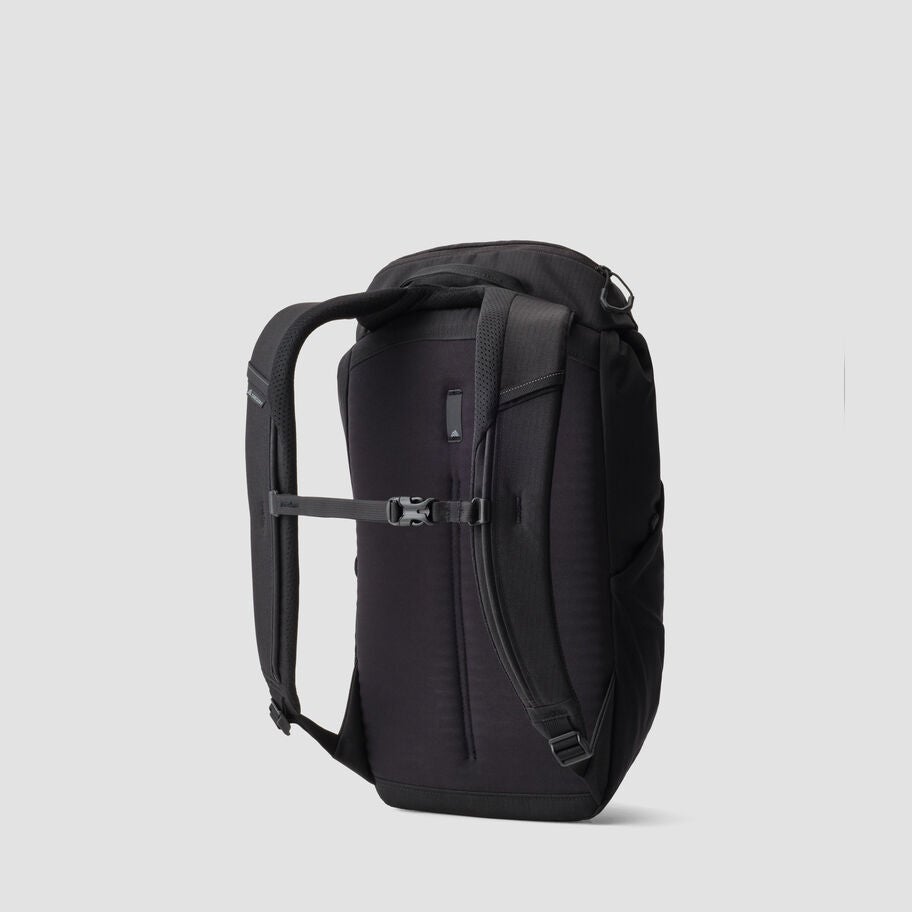 Signal 16 in the color Onyx Black. image number 1