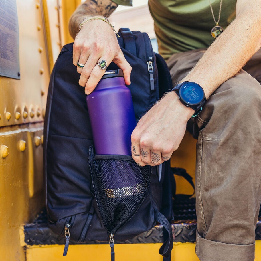 Border Traveler 30 in the color Outlet | Total Black. image number 7