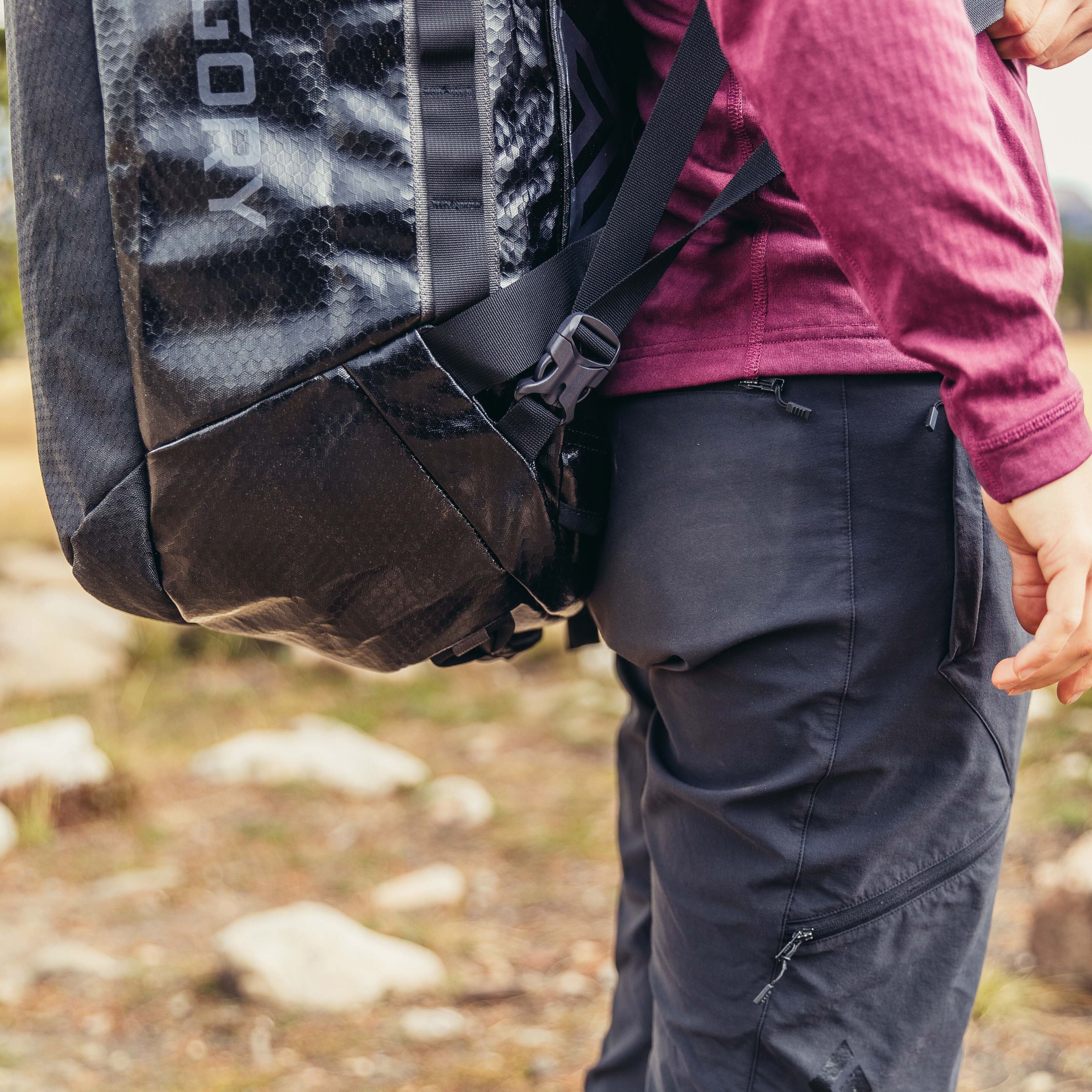 Alpaca 100 Duffel in the color Obsidian Black. image number 4