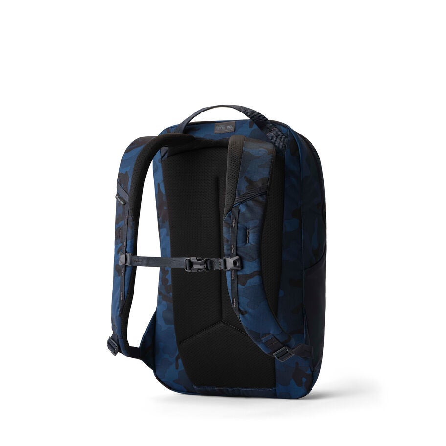 Retna 20 in the color Dusk Camo. image number 1