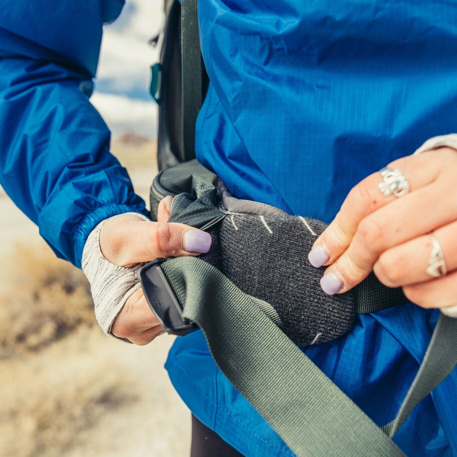 Maven 65 in the color Outlet | Spectrum Blue. image number 6