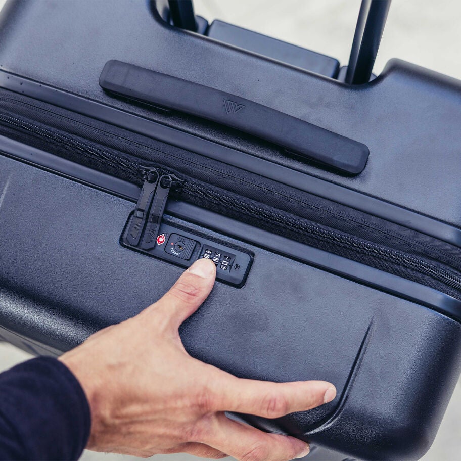 Quadro Pro Hardcase 28" in the color Optic Black. image number 7