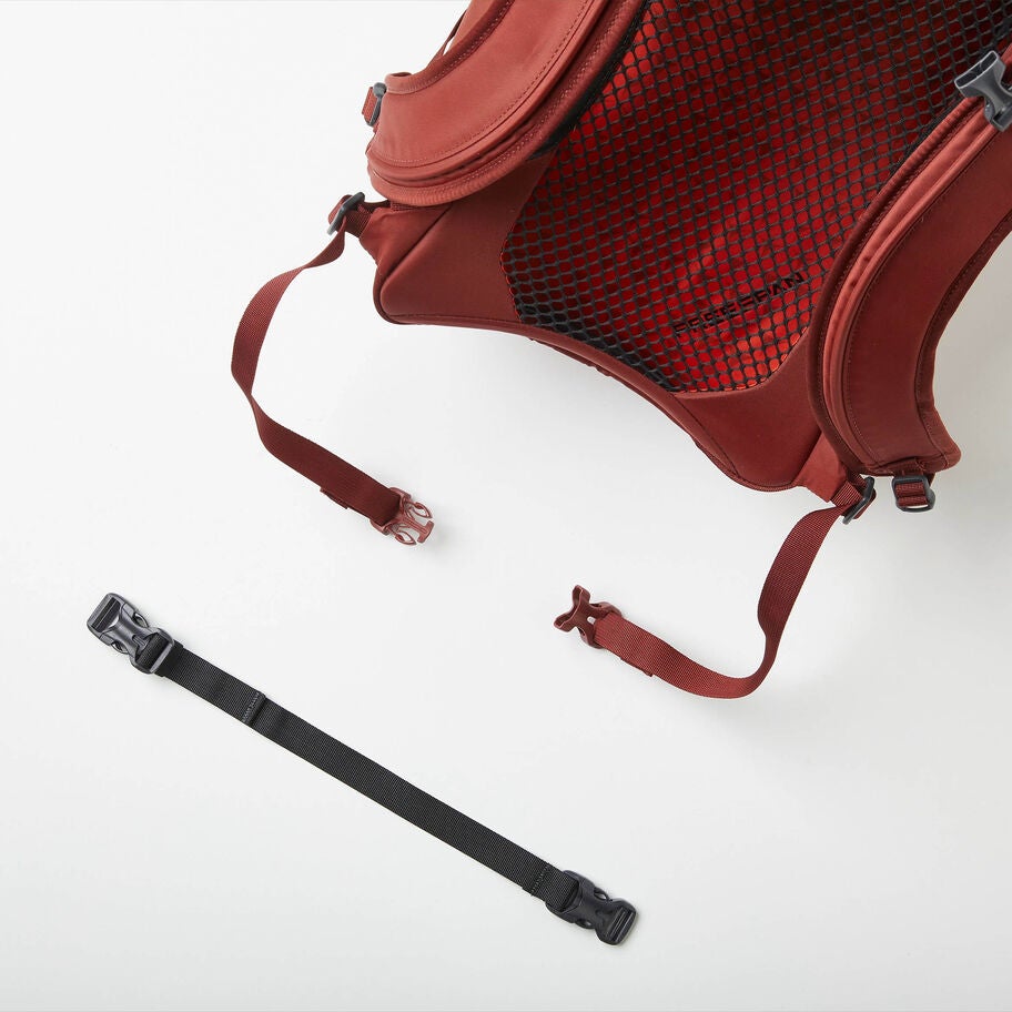 Hipbelt Extender - 1 in / 25mm in the color Charcoal. image number 2
