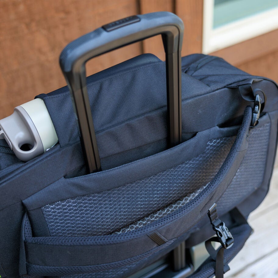 Border Carry-On 40 in the color Black Lichen. image number 8
