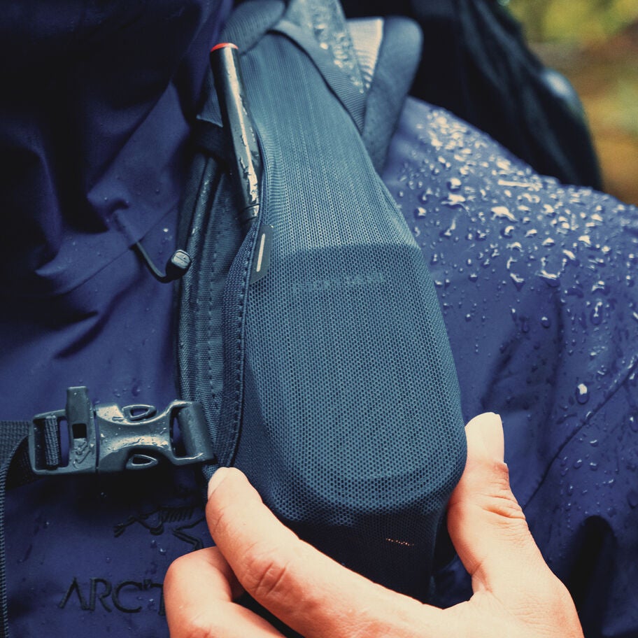 Baltoro 75 in the color Stellar Blue. image number 6