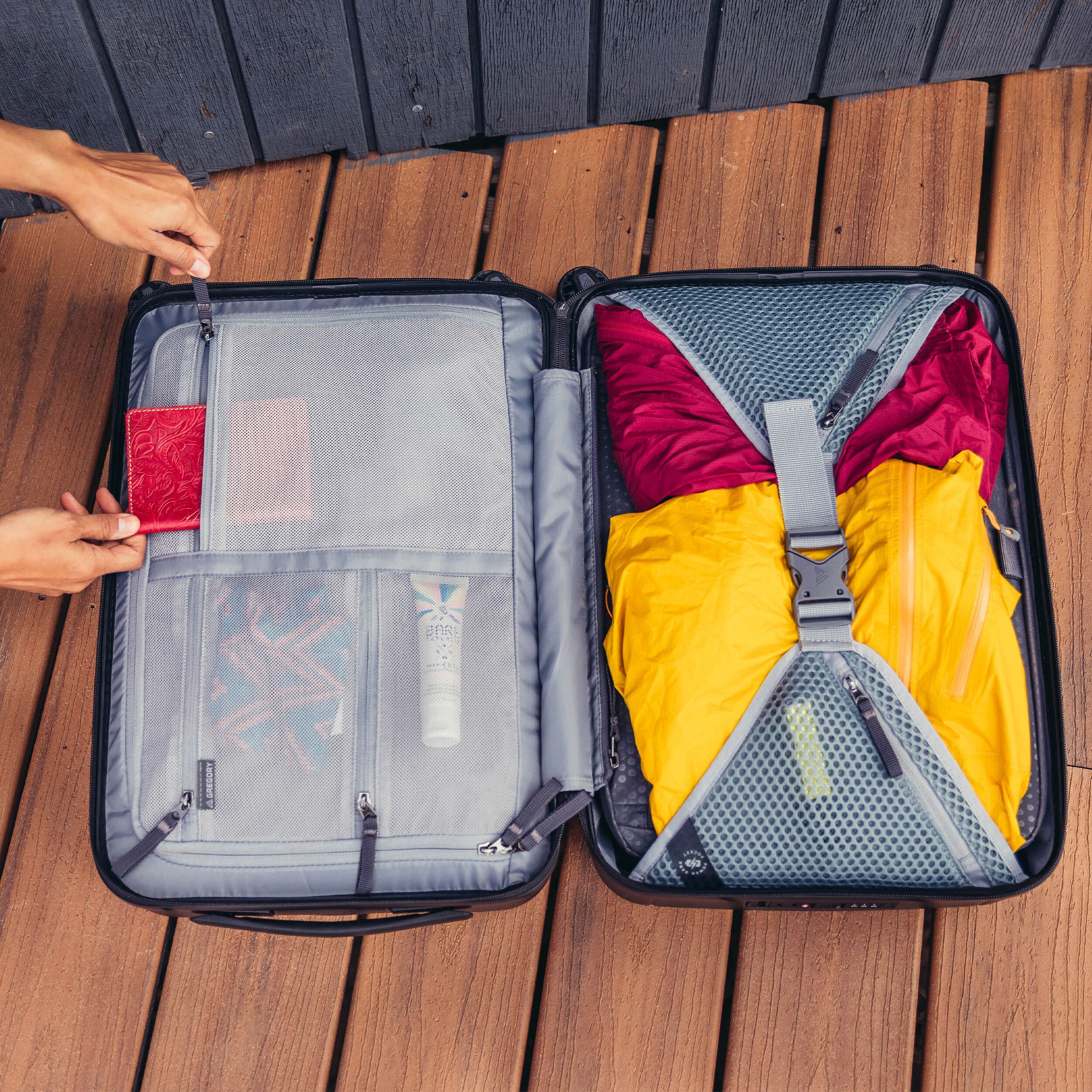 Quadro Pro Hardcase 22" in the color Deep Navy. image number 3