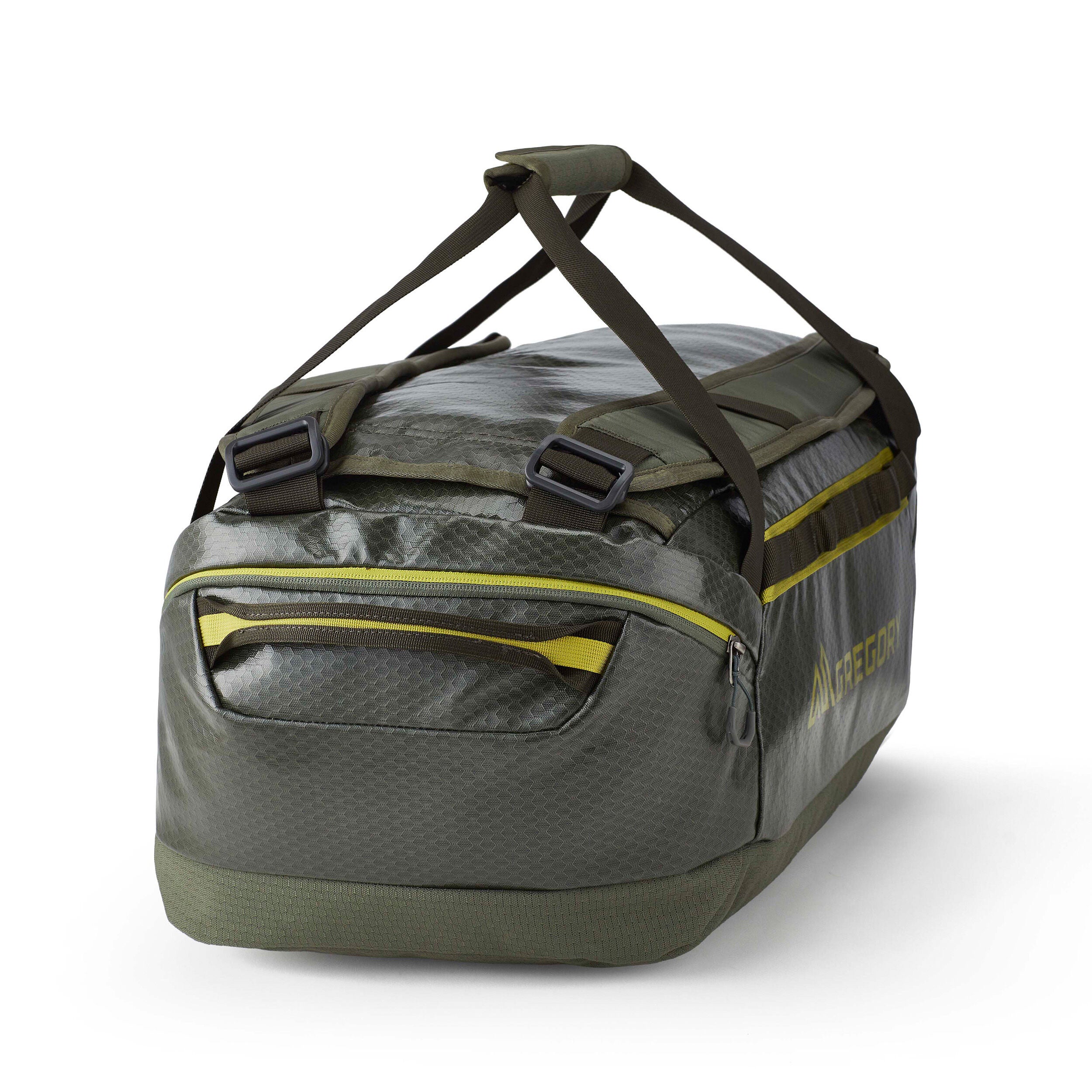 Alpaca 40 Duffel in the color Fir Green.