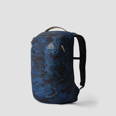 Retna 20 in the color OUTLET | Dusk Camo.