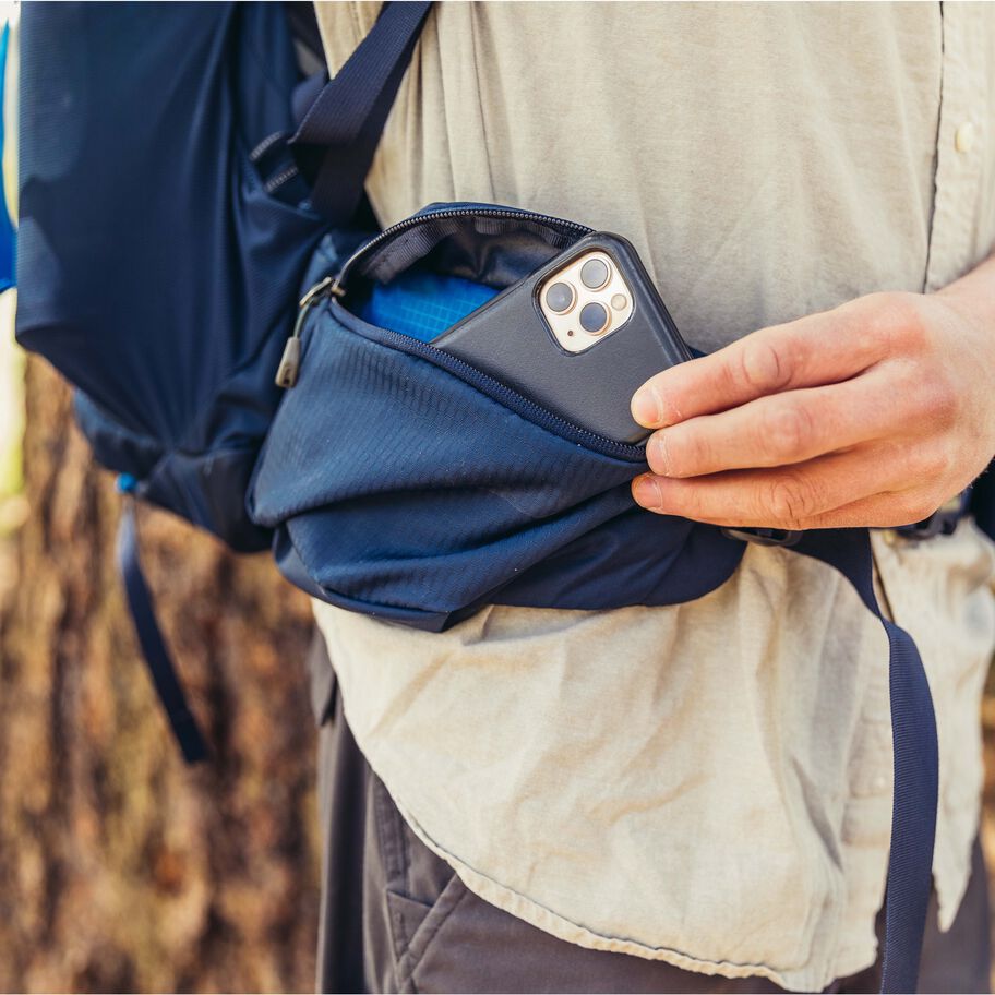 Zulu 55 in the color Rust Red. image number 6