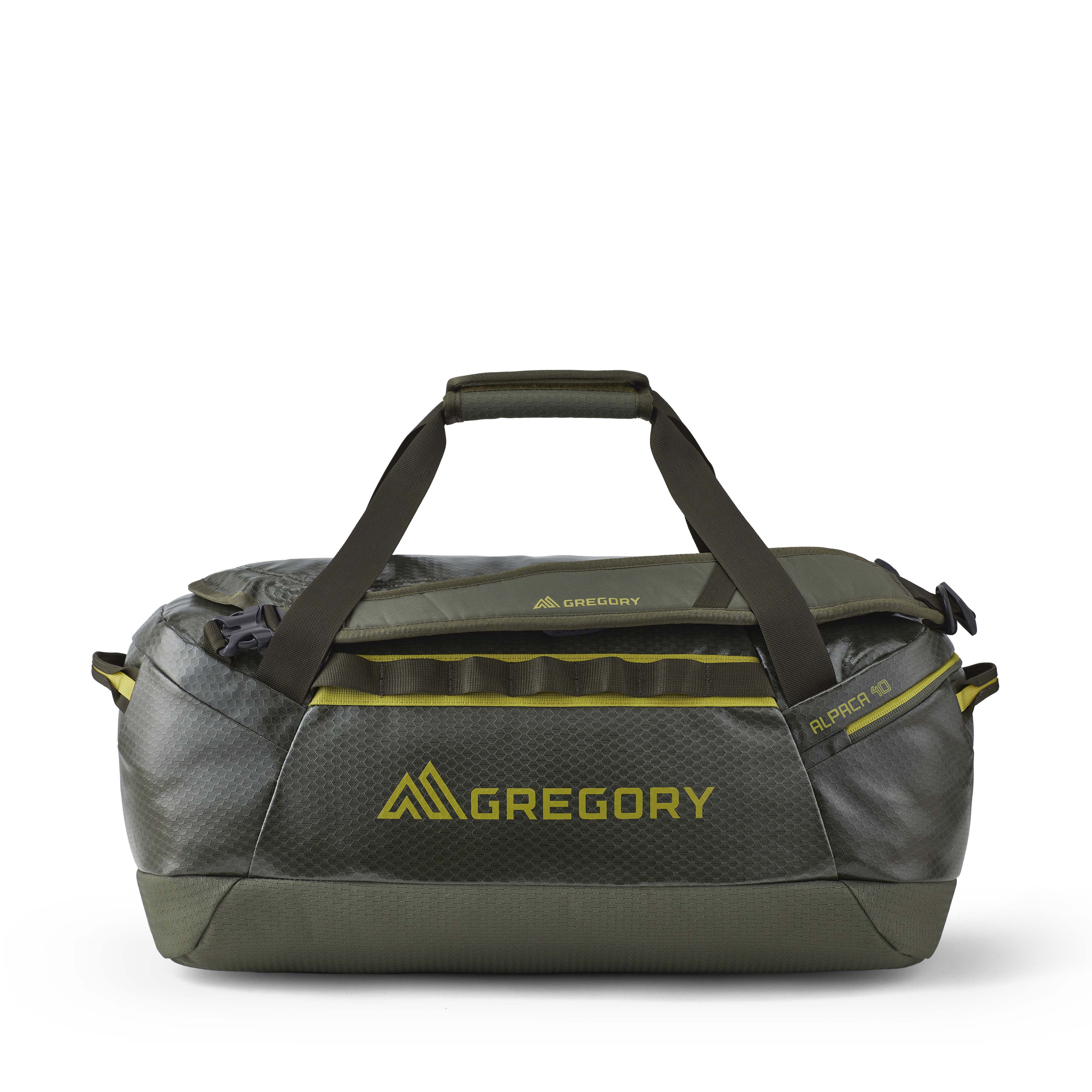 Alpaca 40 Duffel in the color Fir Green. image number 0