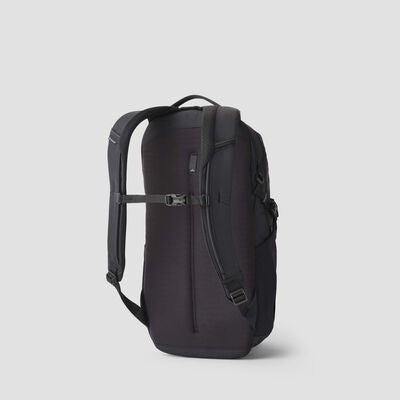 Signal 18 X-Pac in the color Night Black.