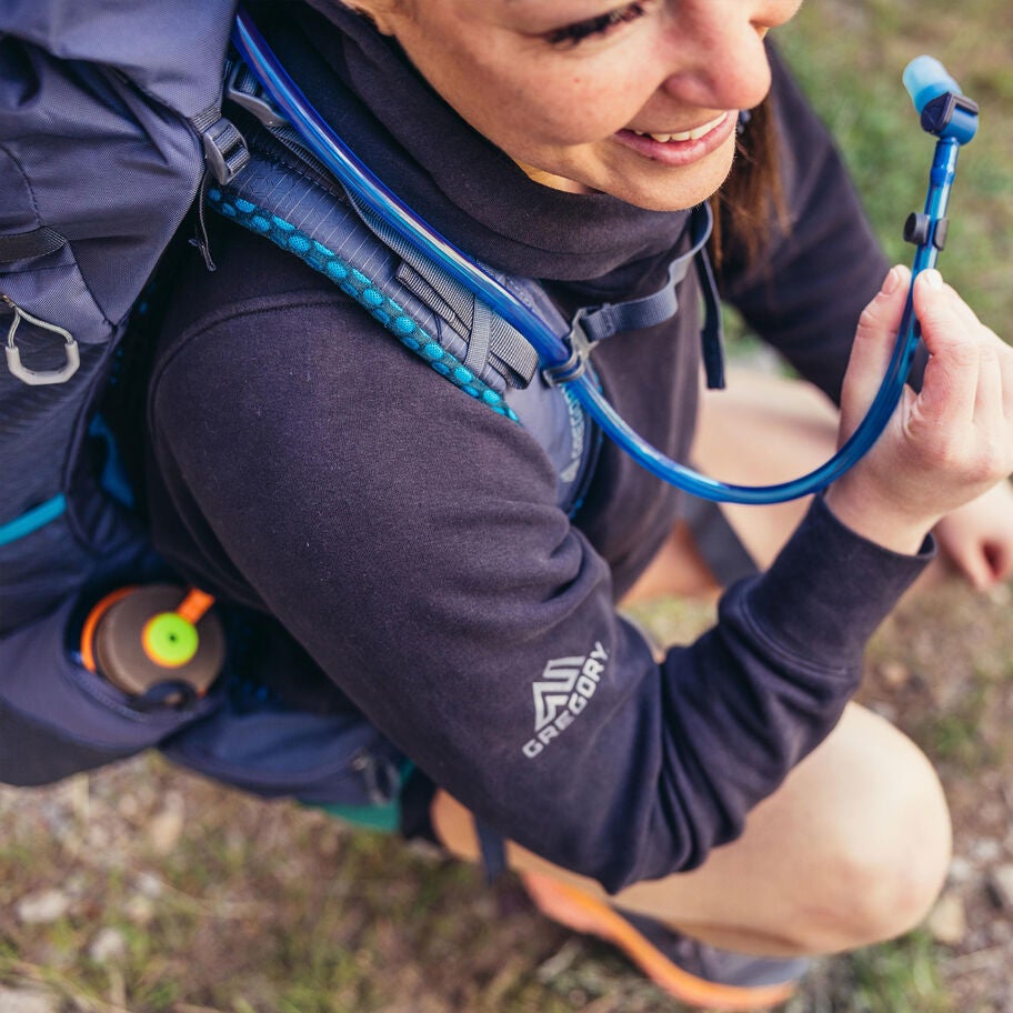 Kalmia 60 in the color Olive Frost. image number 4