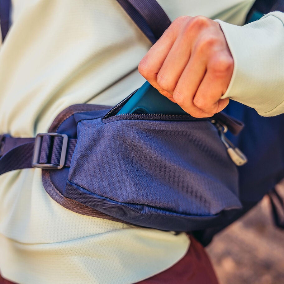 Jade 20 LT in the color Artichoke Green. image number 3