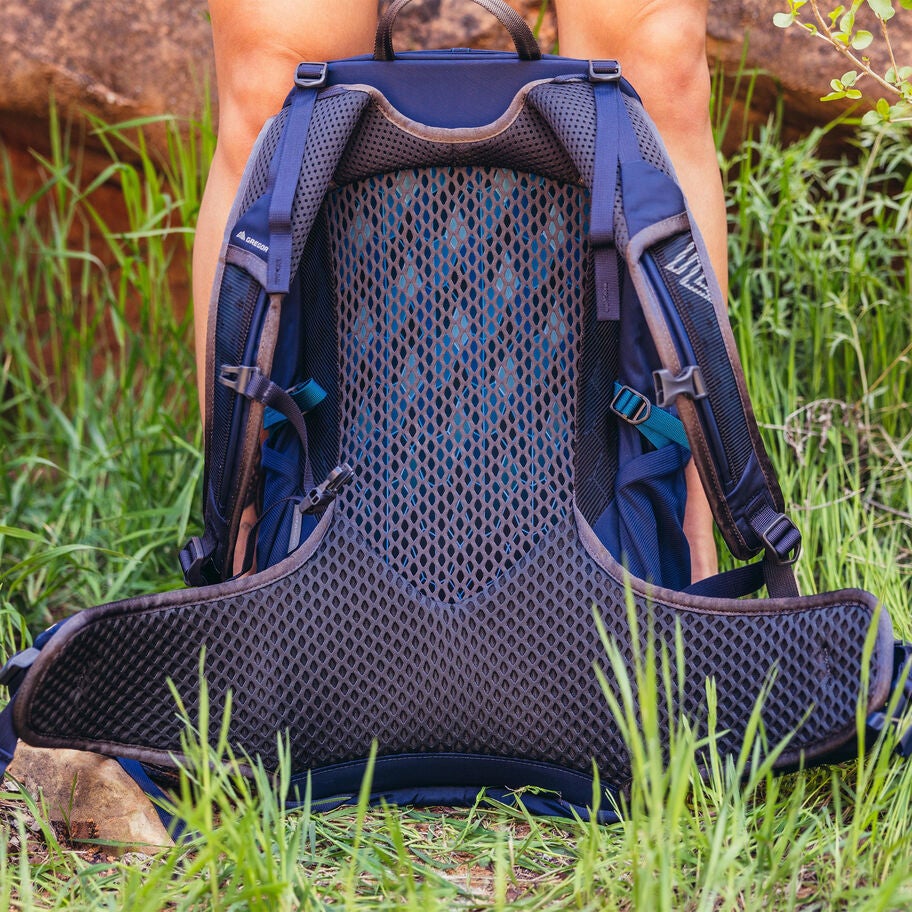 Jade 20 LT in the color Midnight Navy. image number 6