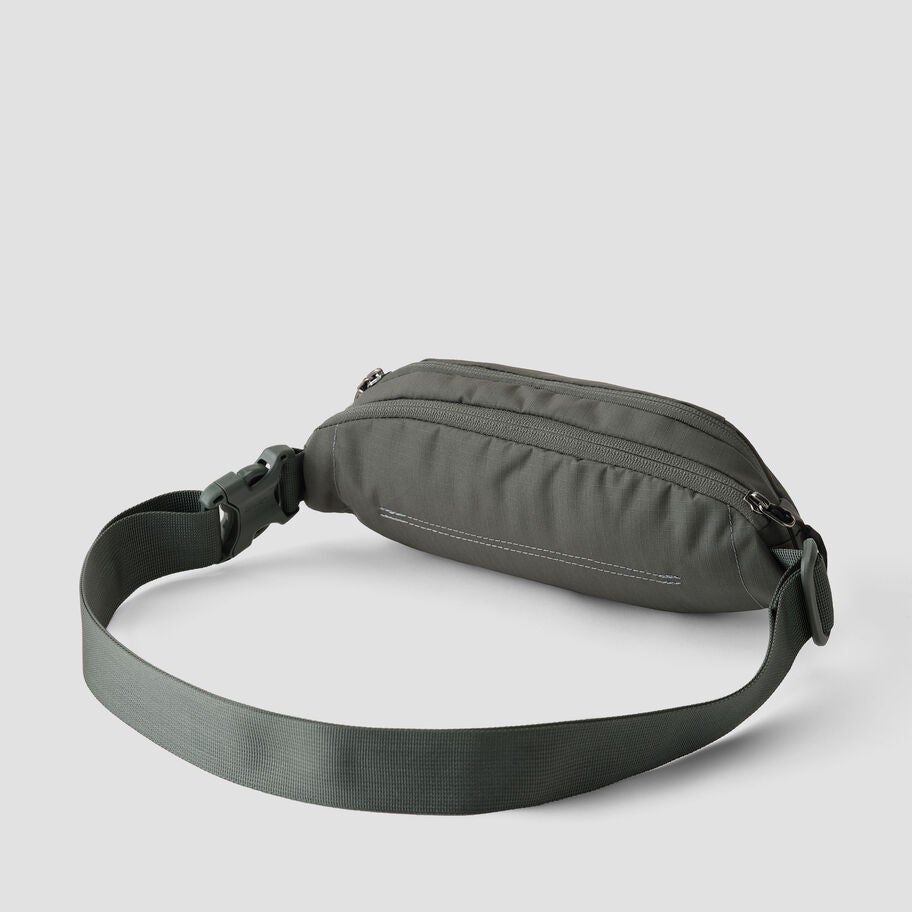 Rhune Belt Bag in the color Swiss Green. image number 1