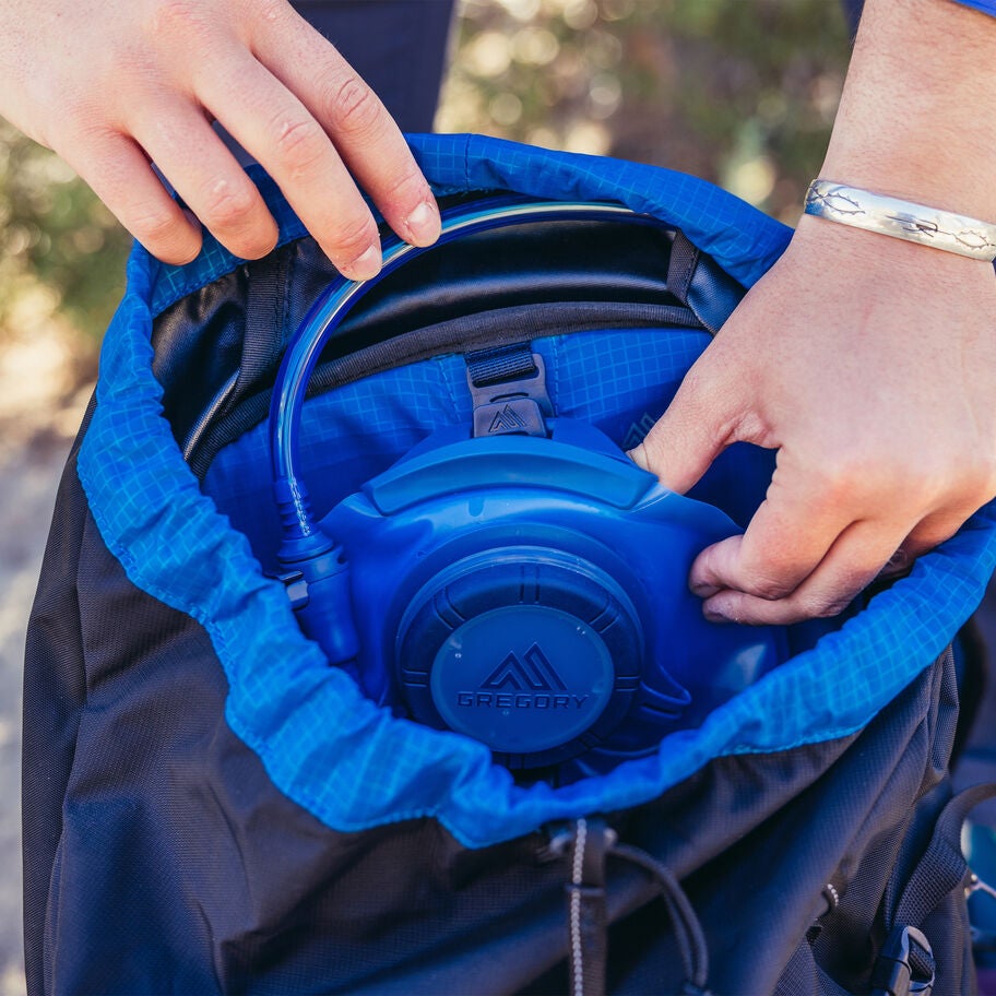 Kiro 28 in the color Mineral Teal. image number 5