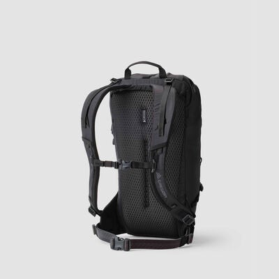 Alpinisto 20 in the color Summit Black.