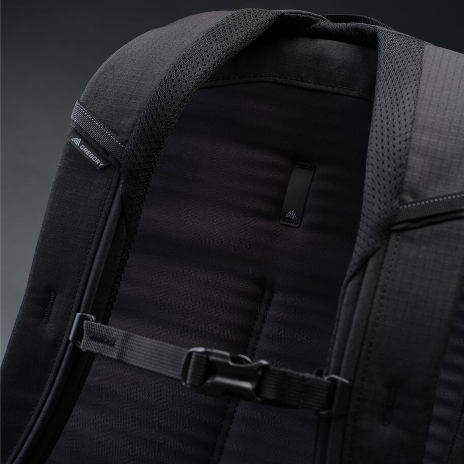 Signal 16 X-Pac in the color Night Black. image number 4