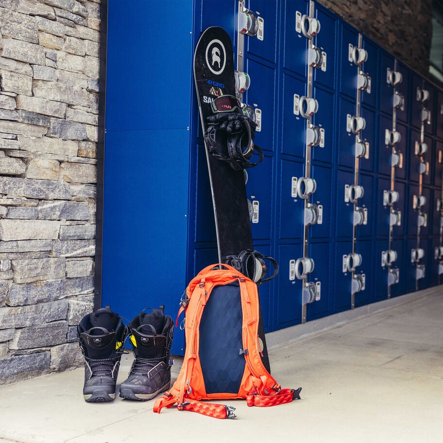 Verte 18 in the color Apres Orange. image number 6