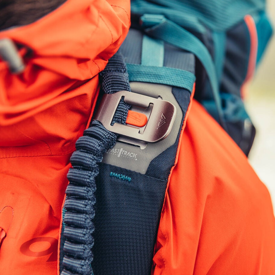 Targhee FastTrack 35 in the color Outlet | Spark Navy. image number 3