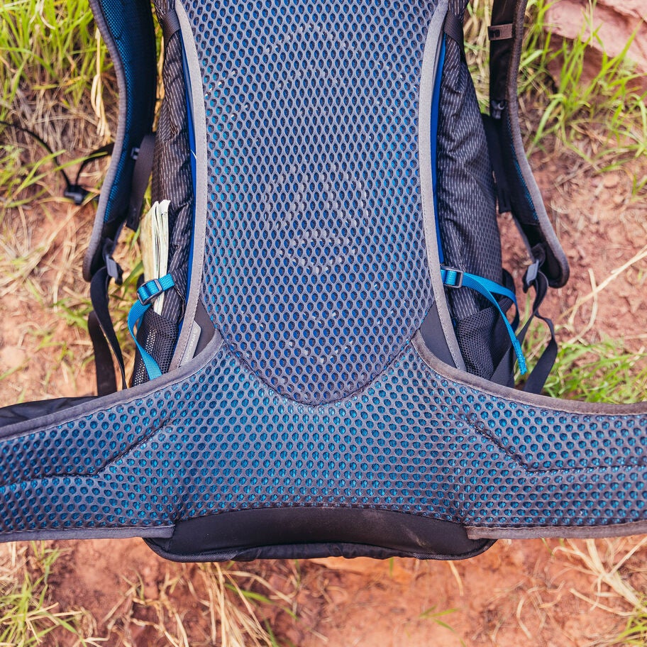 Citro 24 in the color Ozone Black. image number 3