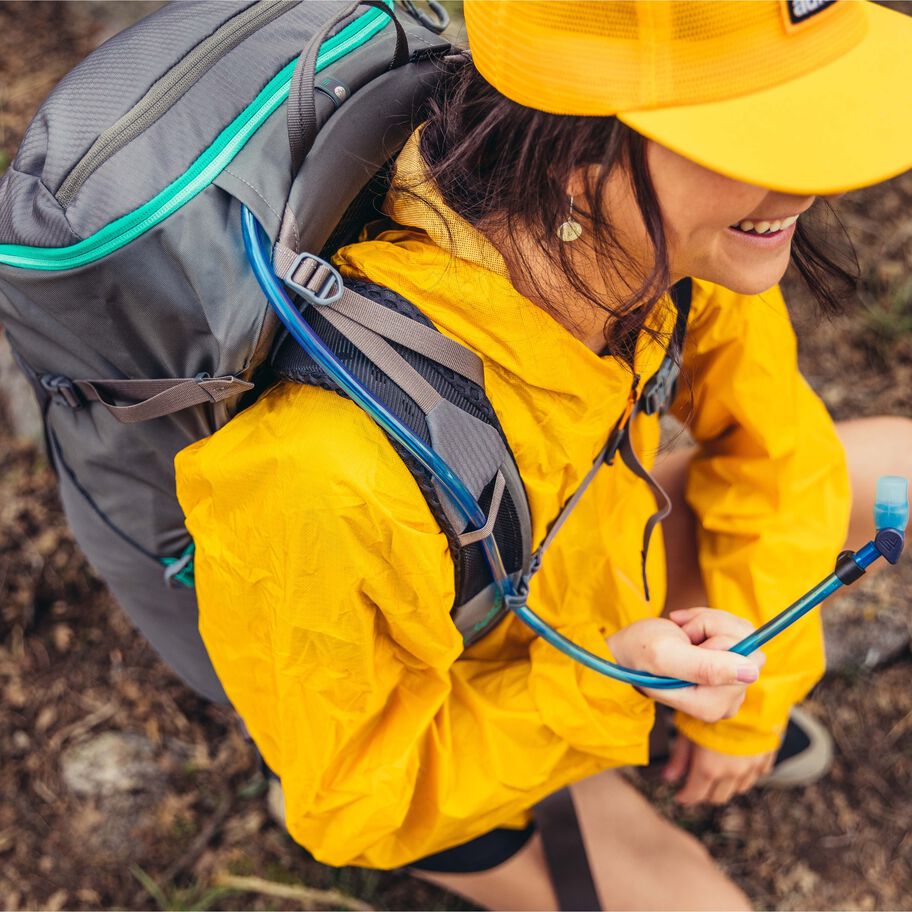 Jade 28 in the color Artichoke Green. image number 5