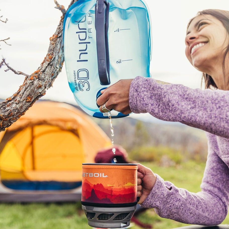 Gregory 3D Hydro Trek 3L in the color Outlet | Optic Blue. image number 5
