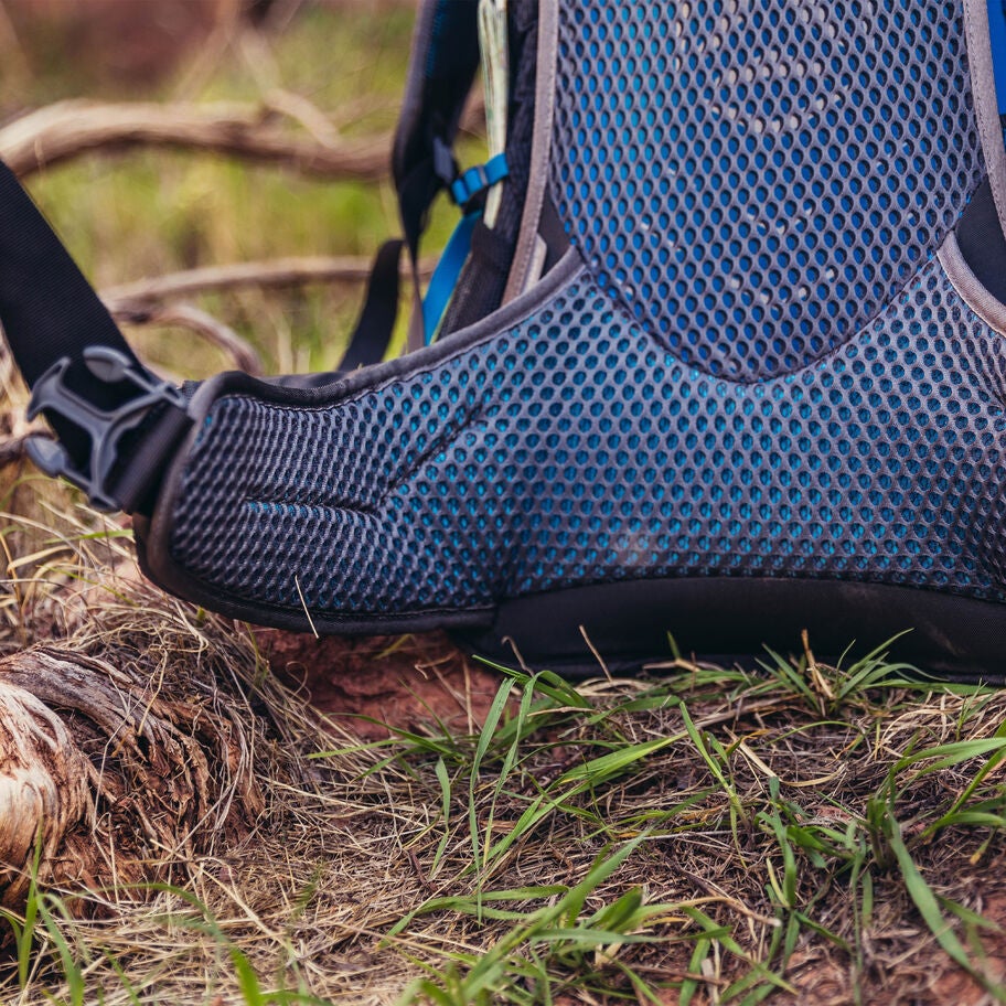 Citro 30 in the color Brick Red. image number 4