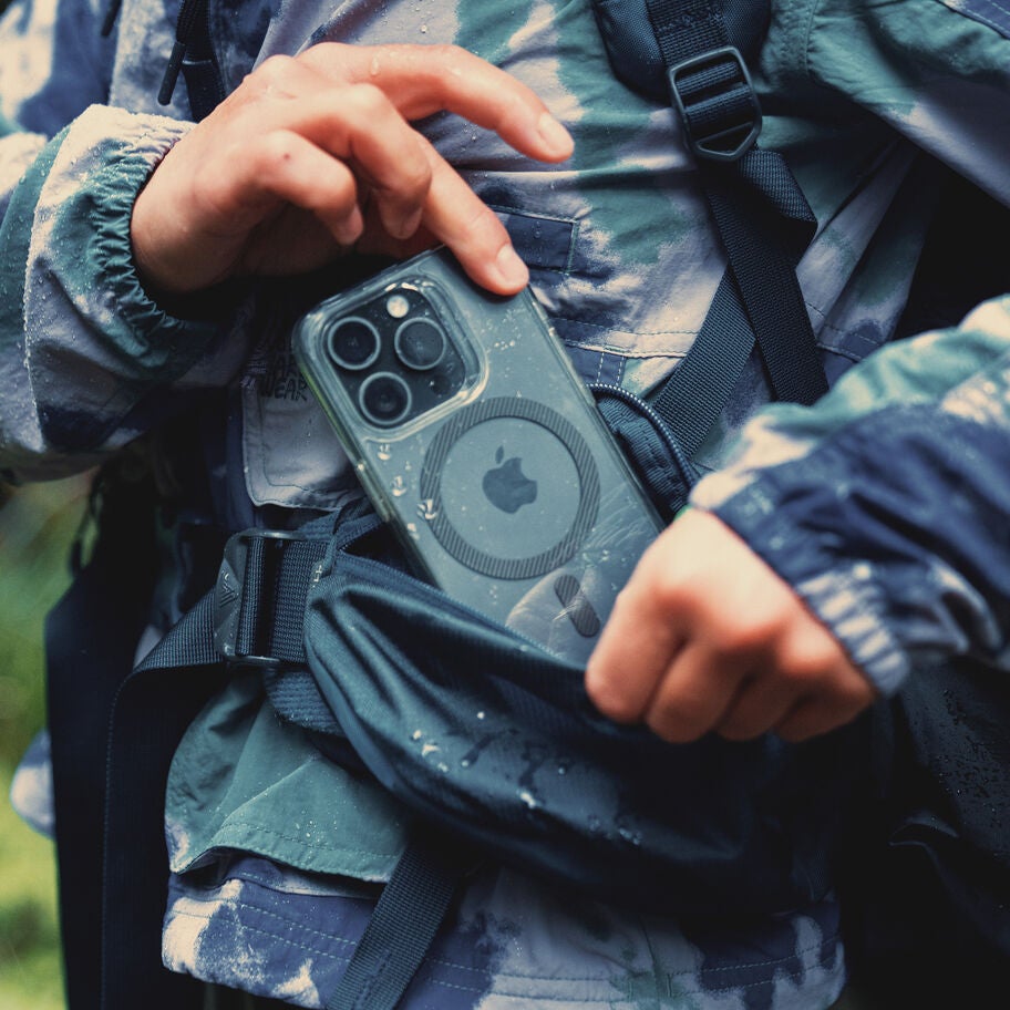 Deva 70 in the color Garnet Red. image number 4