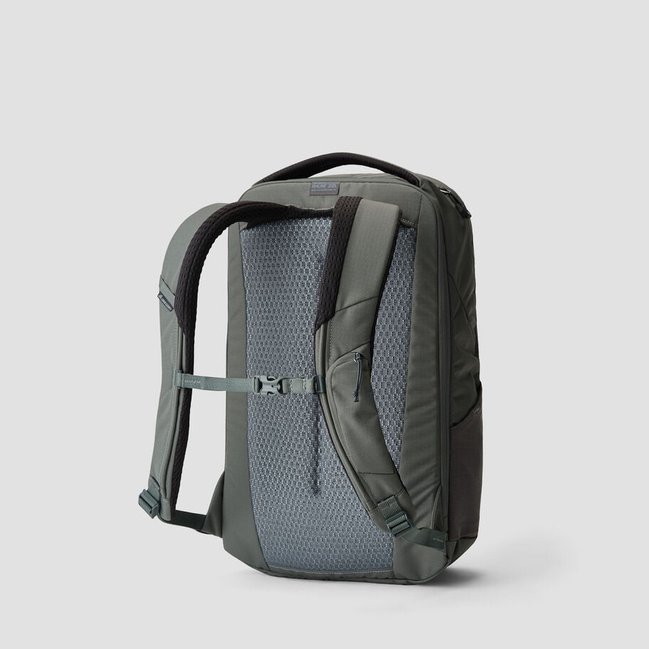 Rhune 22 in the color Swiss Green. image number 1