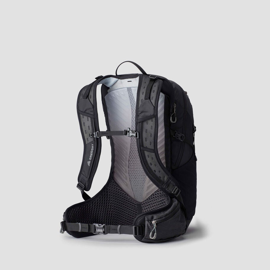 Miko 25 in the color Optic Black. image number 1