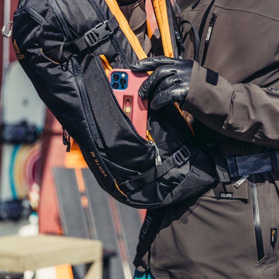 Verte 18 in the color Coyote Midnight. image number 6