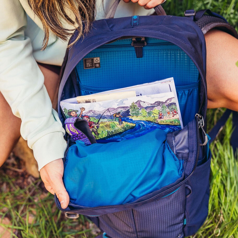 Jade 20 LT in the color Artichoke Green. image number 4