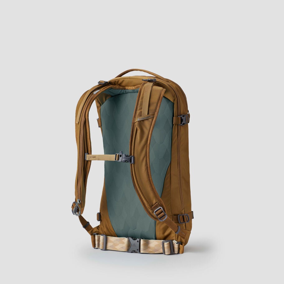 Verte 18 in the color Coyote Midnight. image number 1