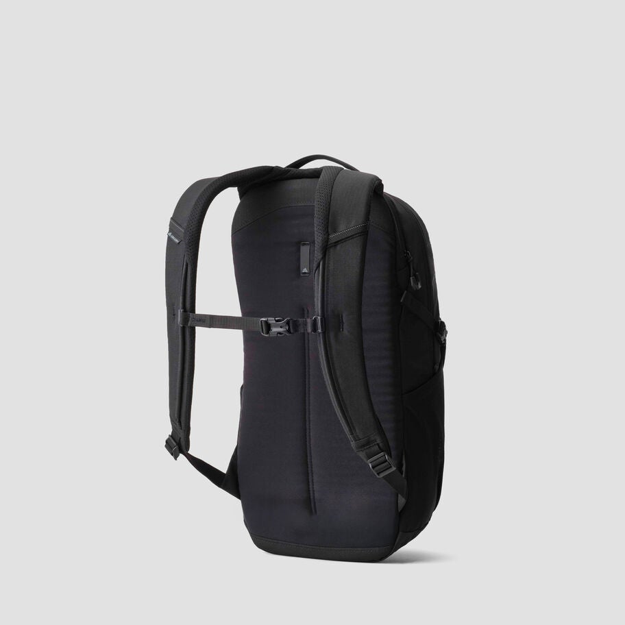 Signal 18 in the color Onyx Black. image number 1