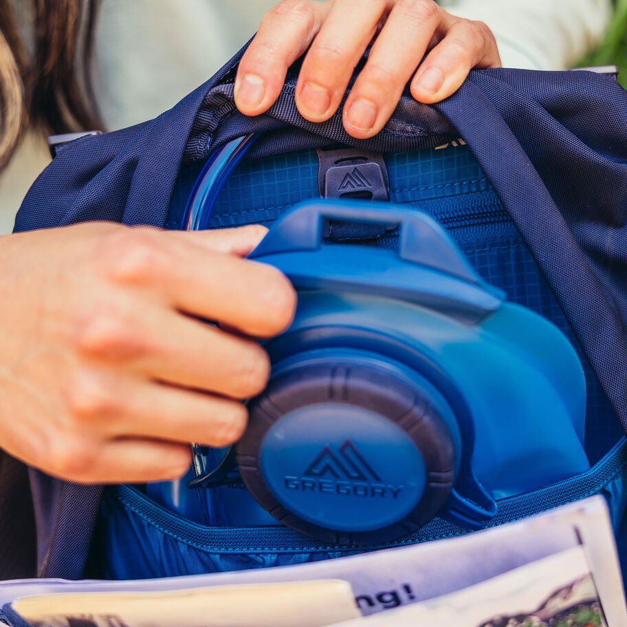 Jade 20 LT in the color Artichoke Green. image number 2