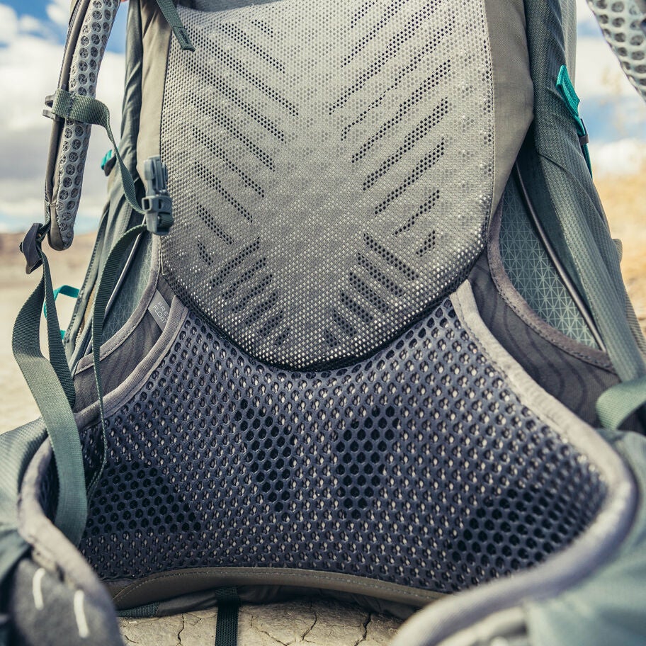 Maven 65 in the color Outlet | Spectrum Blue. image number 2